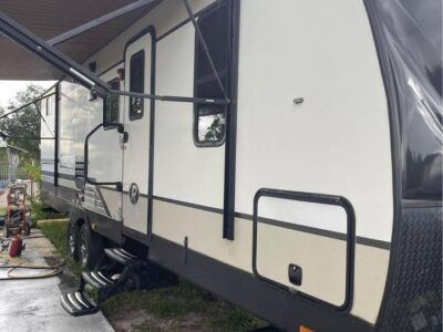 Radiance 2018 - 26 ft Travel Trailer For Sale