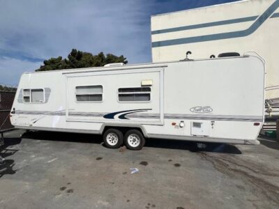 2002 Trail-Lite Travel Trailer – Great Condition