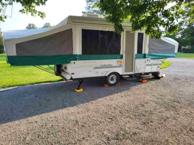 2004 Viking 2470 ST Legend Pop-Up Camper